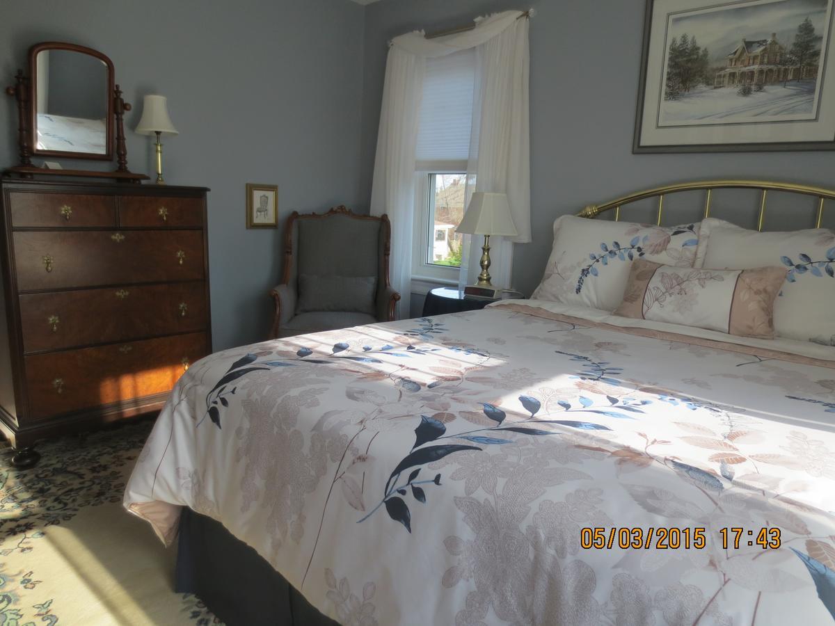 Robinsong Bed and Breakfast Thorold Δωμάτιο φωτογραφία