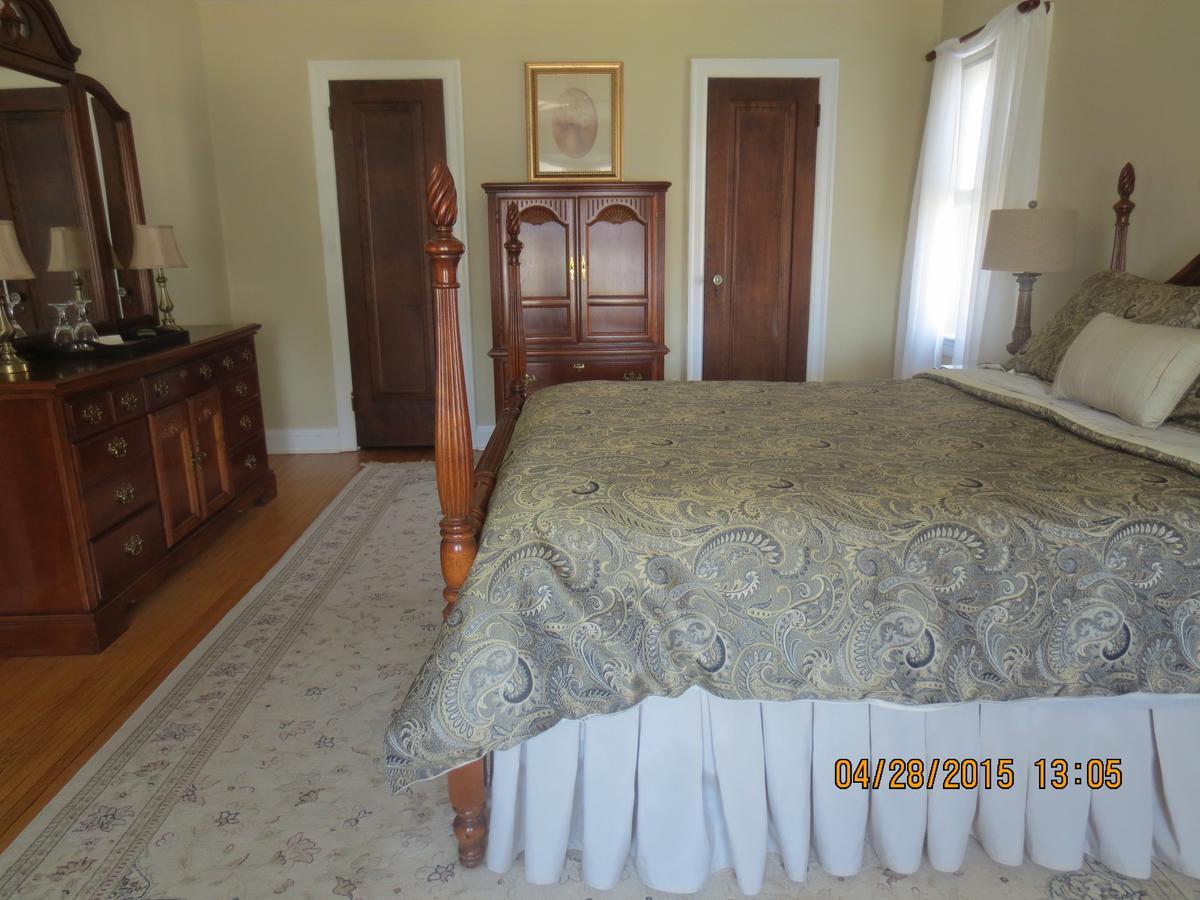 Robinsong Bed and Breakfast Thorold Δωμάτιο φωτογραφία