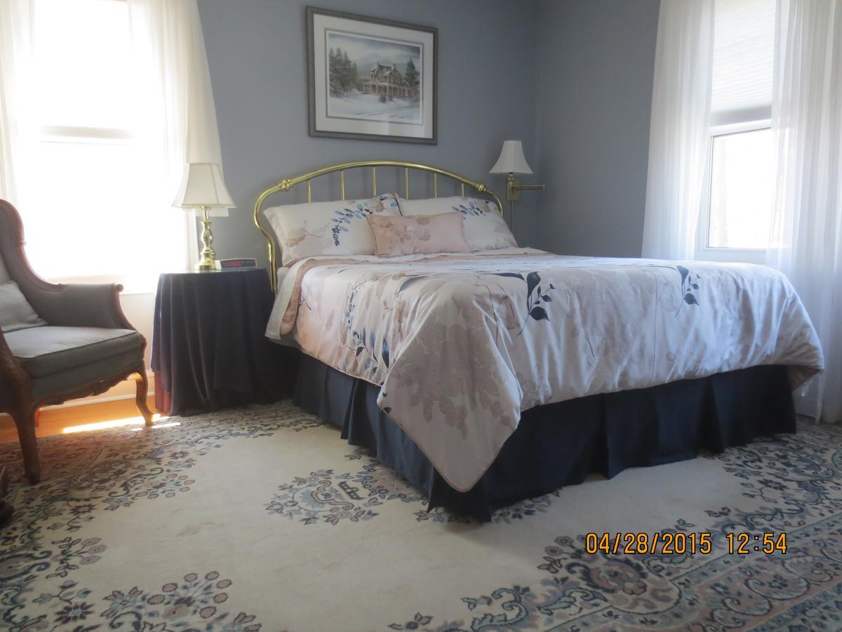 Robinsong Bed and Breakfast Thorold Δωμάτιο φωτογραφία