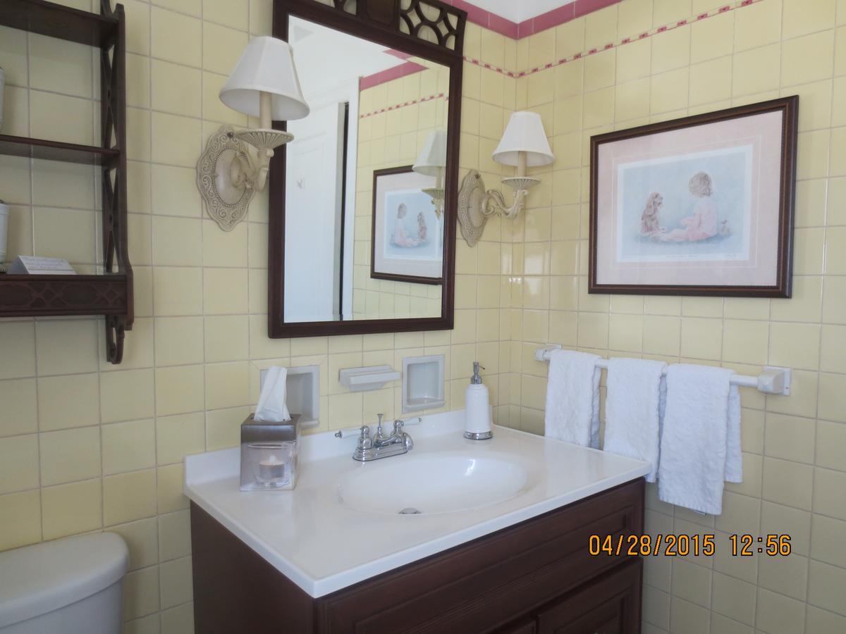 Robinsong Bed and Breakfast Thorold Δωμάτιο φωτογραφία