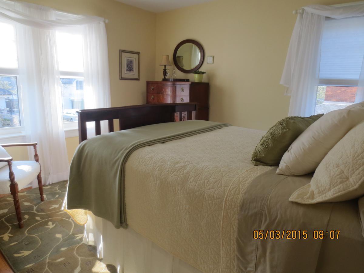 Robinsong Bed and Breakfast Thorold Δωμάτιο φωτογραφία