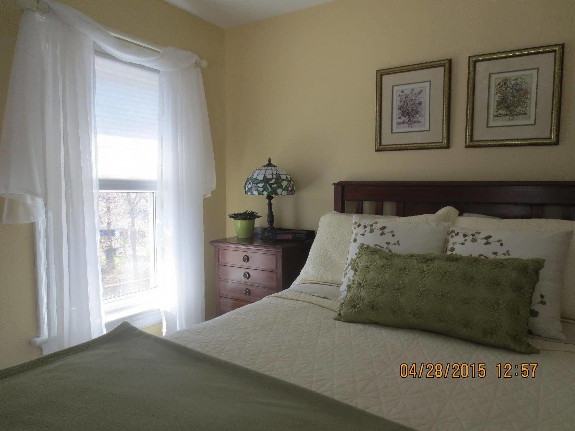 Robinsong Bed and Breakfast Thorold Εξωτερικό φωτογραφία