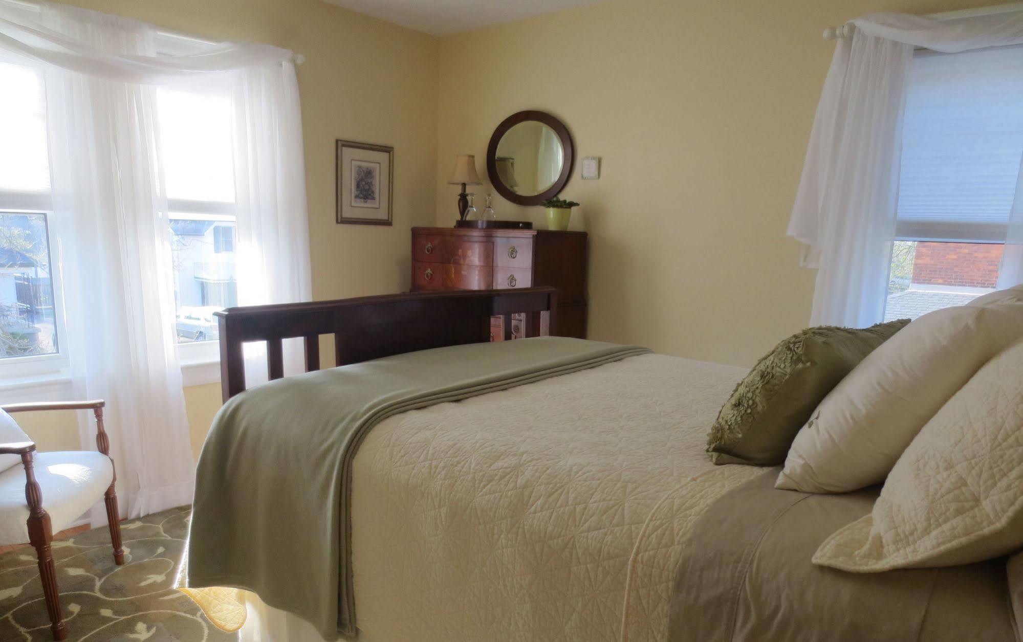 Robinsong Bed and Breakfast Thorold Εξωτερικό φωτογραφία